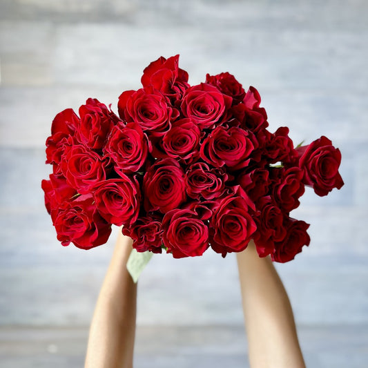 Ramo de rosas rojas de perfil de Florbox